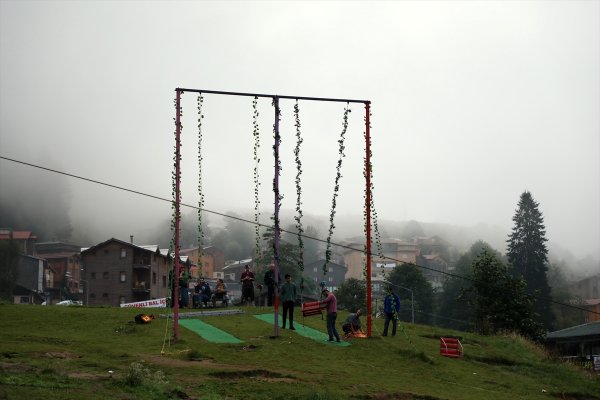 a Ayder Yaylası'nda salıncak sorunu ortadan kalktı