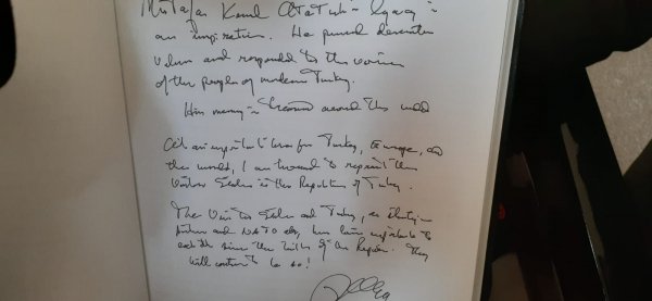 ABD'nin Ankara Büyükelçisi'nden Anıtkabir'e ziyaret