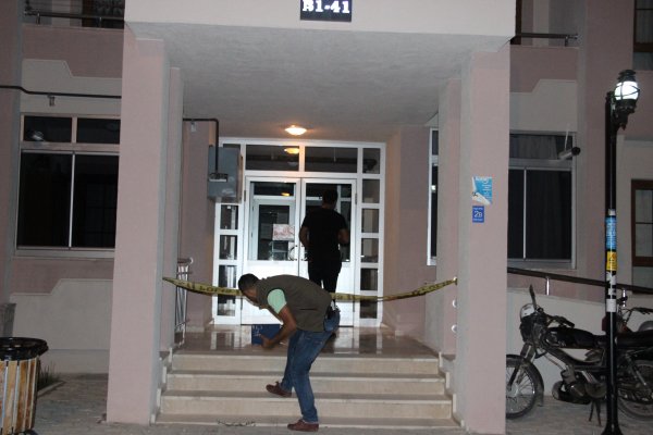 24 yaşındaki genç 6'ncı kattan zemine düştü