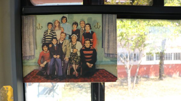 Miniübüste Yeşilçam müziği ve fotoğraflarıyla yolculuk