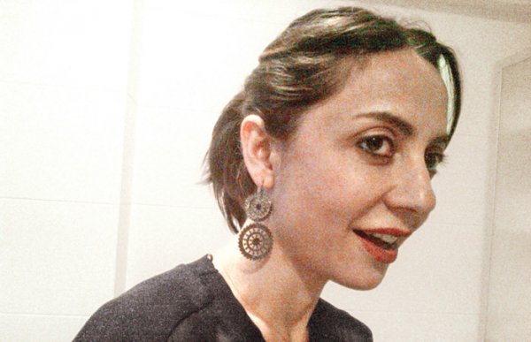 Aslı Aydıntaşbaş, Ahmet Davutoğlu'nu gazlıyor