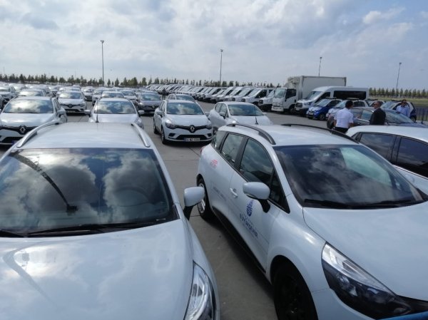 İBB araçları Yenikapı'da