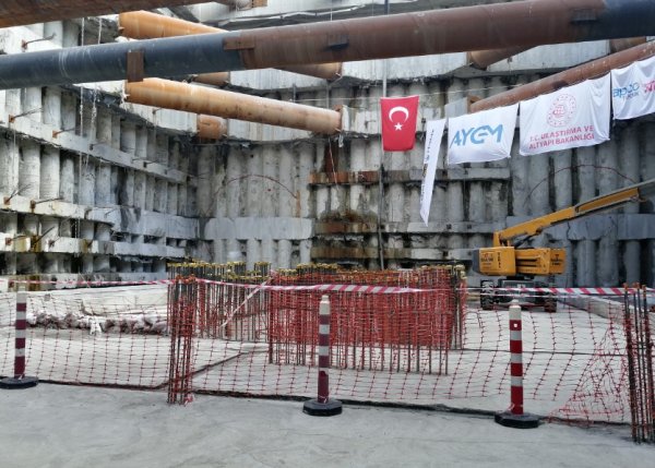 Yeni havalimanı metro istasyonunda ışık göründü