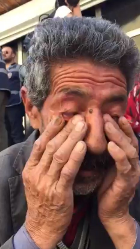 Diyarbakır'da HDP önünde ailelerin nöbeti sürüyor