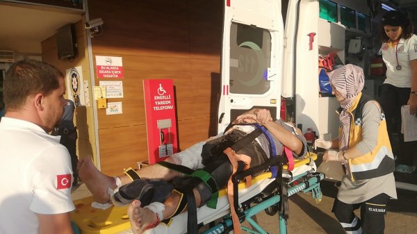 Bursa'da bisikletli tırın altında kaldı