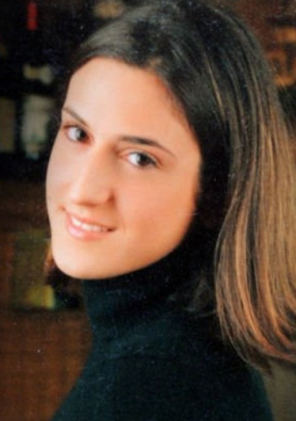 Cinayet şüphelisi mahkemede güldü, aile çıldırdı