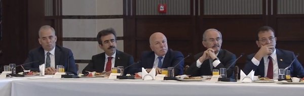 Erdoğan belediye başkanlarıyla Beştepe'de buluştu