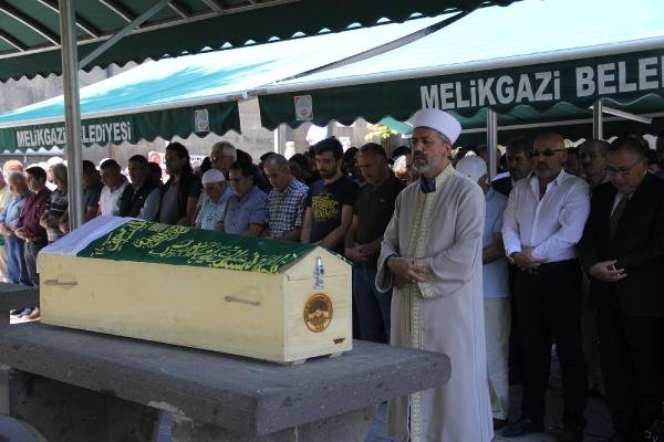 11'inci kattan düşen 5 yaşındaki çocuk kurtarılamadı