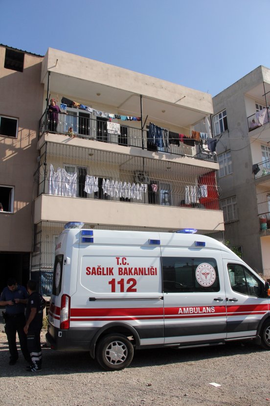 i Uyuşturucu bağımlısı kişi ablasını öldürdü