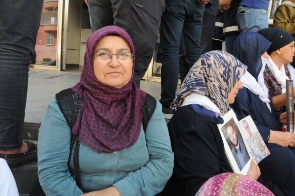 a Diyarbakır'daki ailelerin oturma eylemi 11'inci gününde