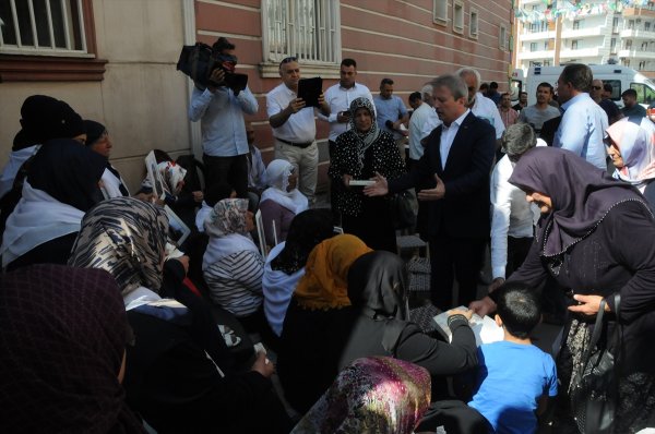 a Diyarbakır'daki ailelerin oturma eylemi 11'inci gününde