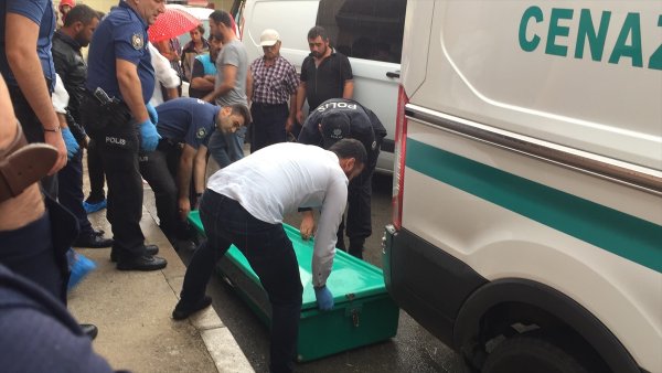 a Manisa'da 18 yaşındaki genç kız öldürüldü