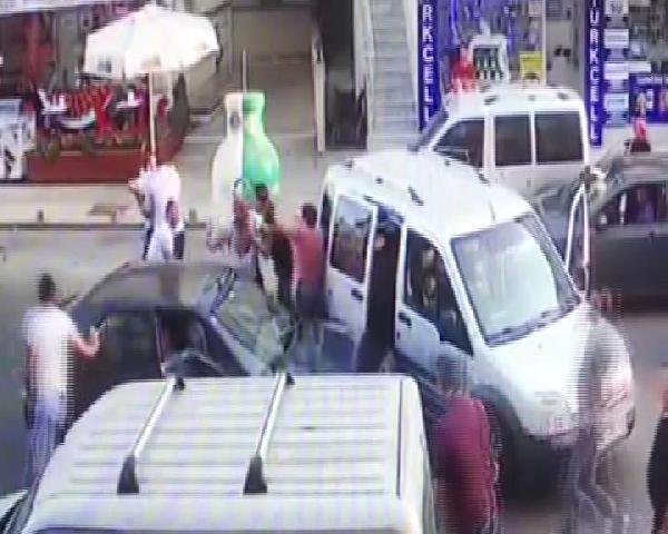 d Pendik'te damat kayınpederinin dudağını parçaladı