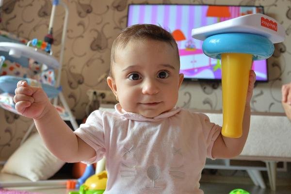 1 yaşındaki bebeğe bakıcı şiddeti