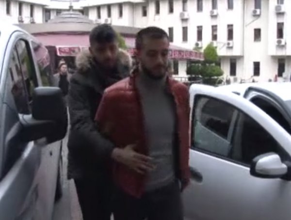 i Babasını öldüren gence meşru müdafaadan beraat