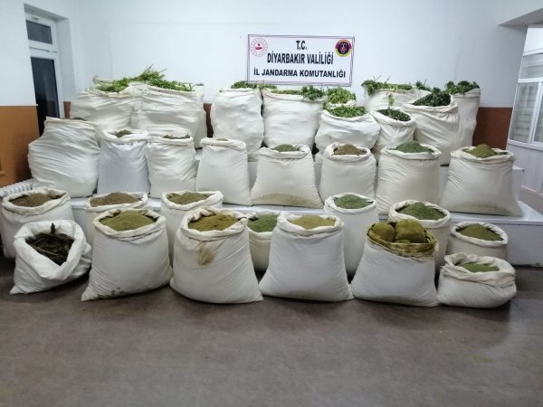 1 ton esrar, 6 milyon 718 bin kenevir ele geçirildi