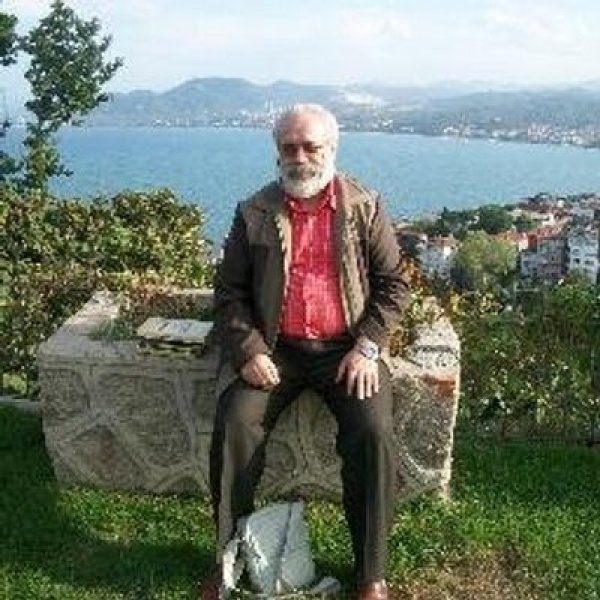 İsmet Özel hakkında yazılmış kitaplar. İsmet Özel 75 yaşında. İsmet Özel hakkında yazılmış kitaplar. İsmet Özel 75 yaşında.