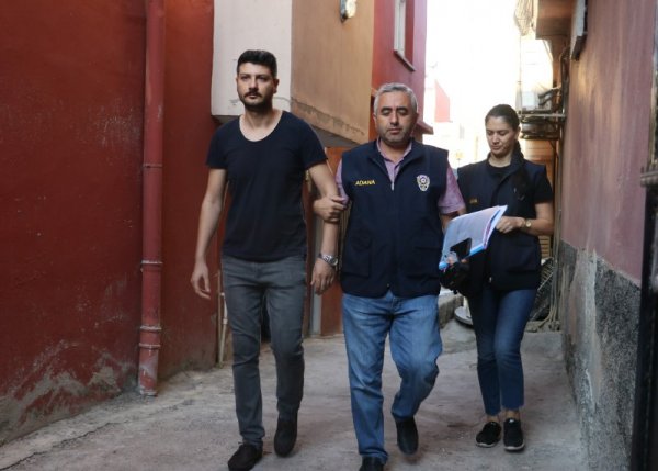 i Sosyal medyada galeyana gelen mahalleliye şafak baskını