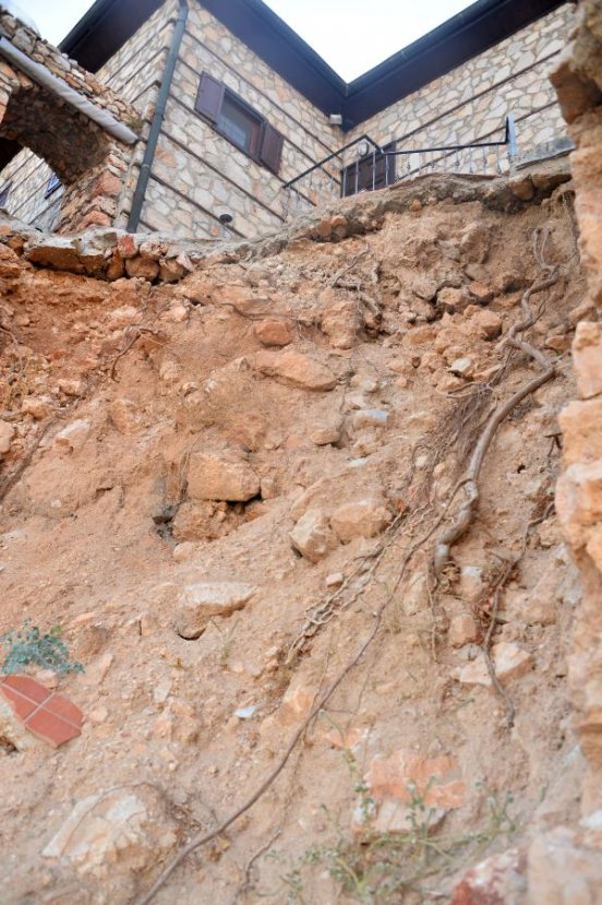 d Pencere ve korkuluk Alanya Kalesi'nde surları yıktı