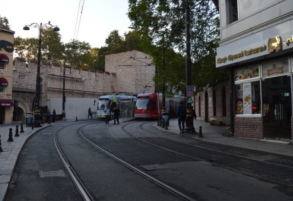 i Otelin mutfağında yangın çıktı: 2 yaralı