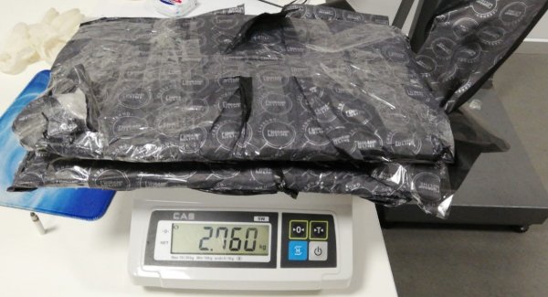 i İstanbul Havalimanı'nda 13 kilo kokain bulundu