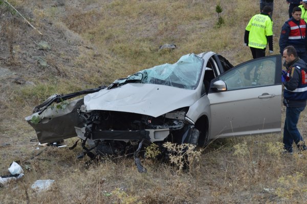 a Afyonkarahisar'da kaza: 3 ölü, 2 yaralı