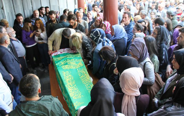 i Neslican Tay'ın cenaze töreni