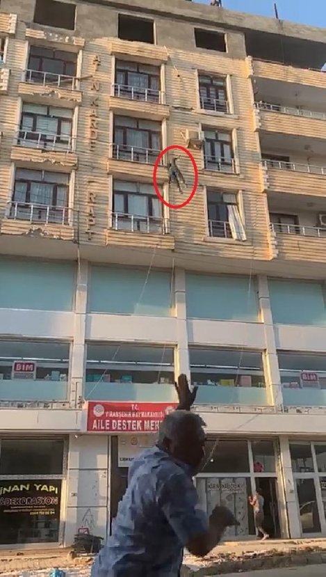 Genç kız, 6. kattan aşağı atladı