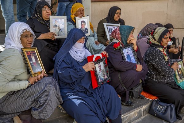 a PKK çocuklarla video çekip, ailelere gönderecekti