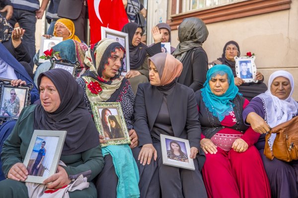 a PKK çocuklarla video çekip, ailelere gönderecekti