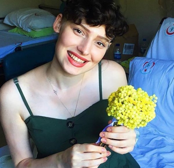 Neslican Tay kimdir? Demir Kadın Neslican Tay biyografisi Neslican Tay kimdir? Demir Kadın Neslican Tay biyografisi