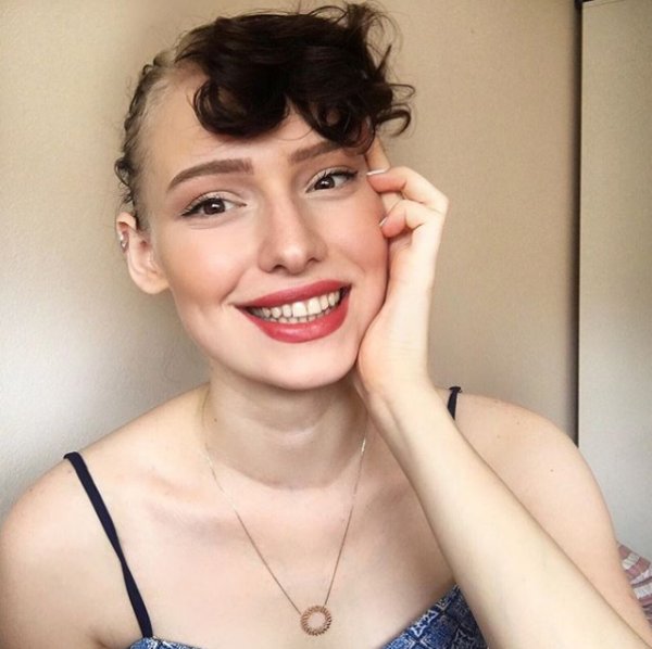 Neslican Tay kimdir? Demir Kadın Neslican Tay biyografisi Neslican Tay kimdir? Demir Kadın Neslican Tay biyografisi