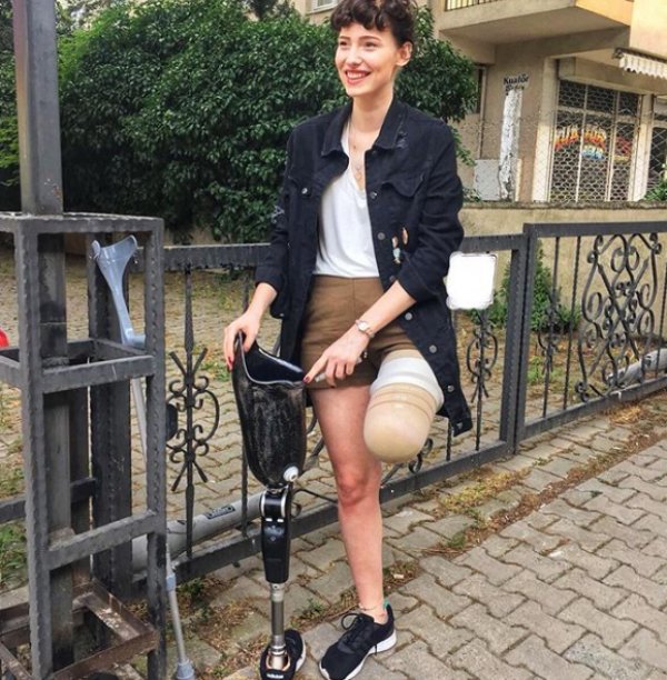 Neslican Tay kimdir? Demir Kadın Neslican Tay biyografisi Neslican Tay kimdir? Demir Kadın Neslican Tay biyografisi