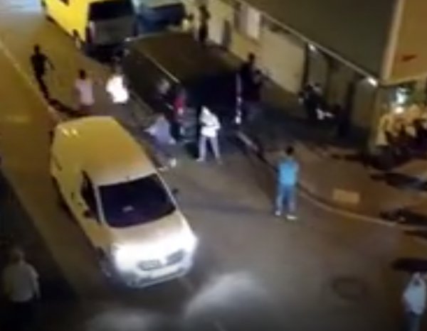 d Sultangazi'de Suriyeli iki grup kavga etti