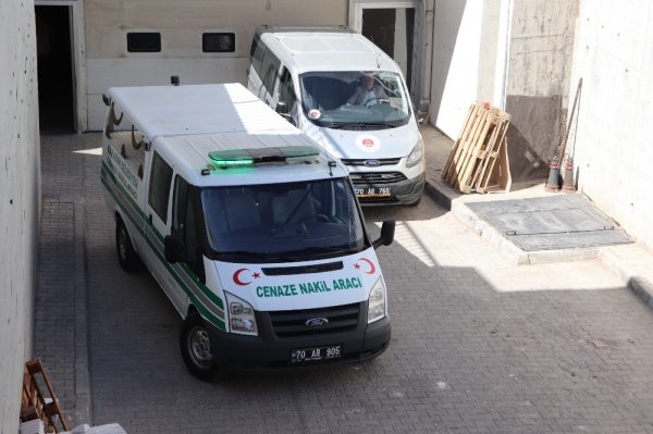 i Eski eşini öldürmeye giden zanlı cezaevinde intihar etti