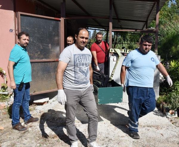 d Antalya'da engelli bir kadın bıçaklanarak öldürüldü