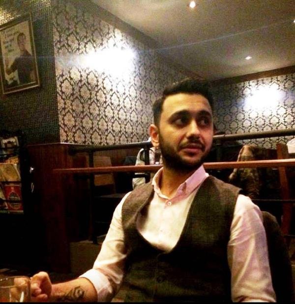 Araştırma görevlisi tartıştığı öğrenciyi boşluğa itti