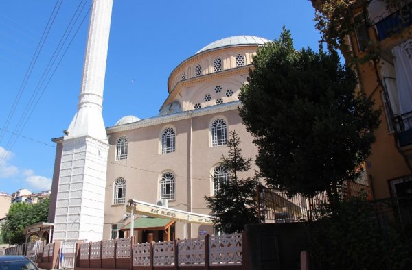 i Caminin bankını çalan hırsızlar aranıyor