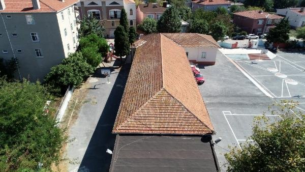 Silivri'deki mühürlenen okuldan malzemeler taşındı