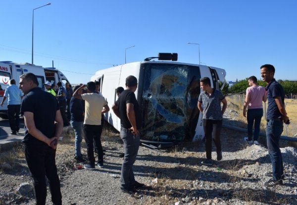 Malatya'da halk otobüsü devrildi: 26 yaralı