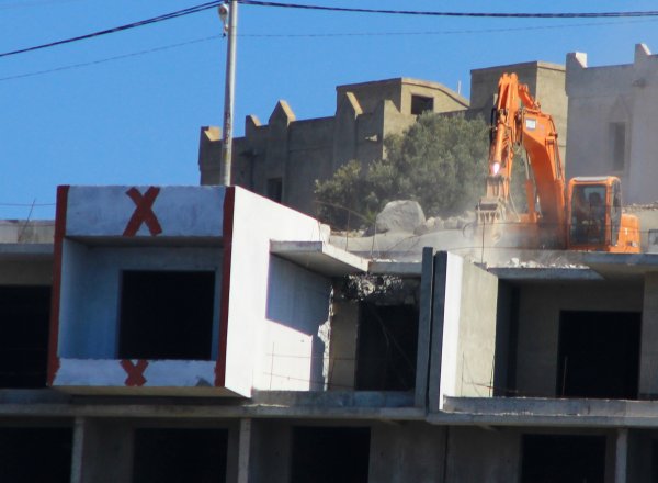 Bodrum'da yıkımlar devam ediyor