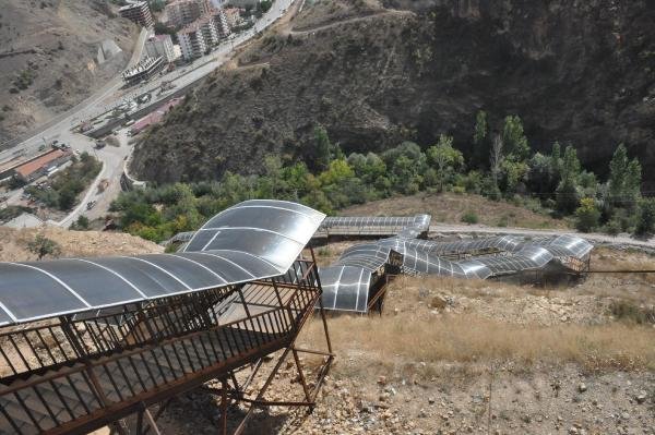 Gümüşhane'de öğrenciler için yamaca yurt yapıldı