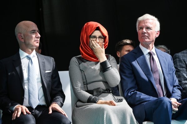 a Jeff Bezos, Kaşıkçı anmasına katıldı