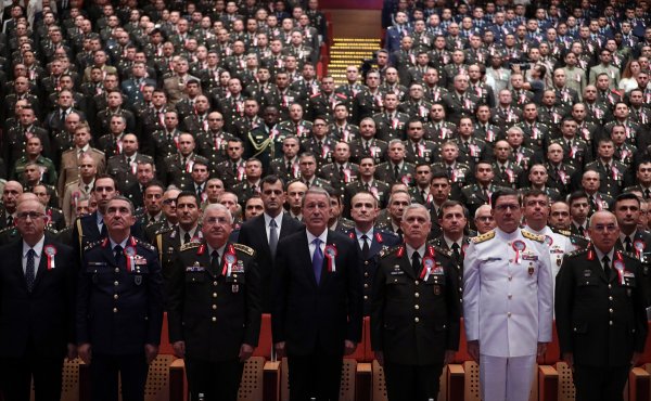 Hulusi Akar: Kendi göbeğimizi kendimiz keseriz