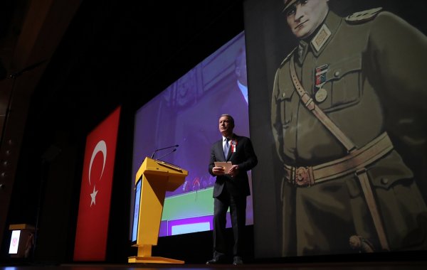 Hulusi Akar: Kendi göbeğimizi kendimiz keseriz