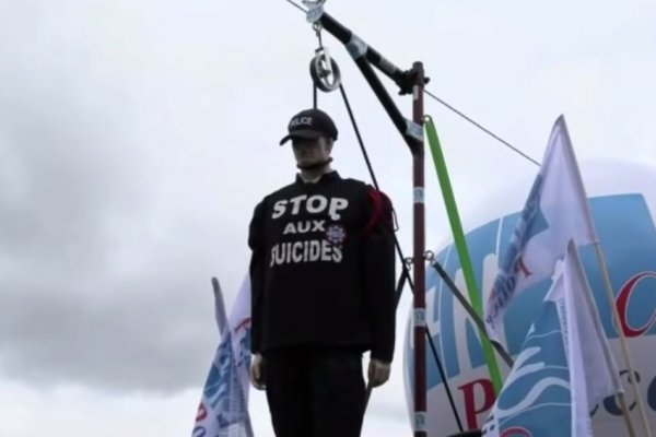 Fransız polisinden öfke yürüyüşü