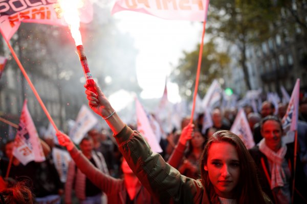 r Fransız polisinden öfke yürüyüşü