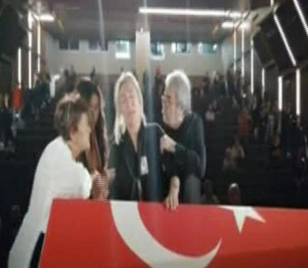 Tarık Ünlüoğlu son yolculuğuna uğurlandı