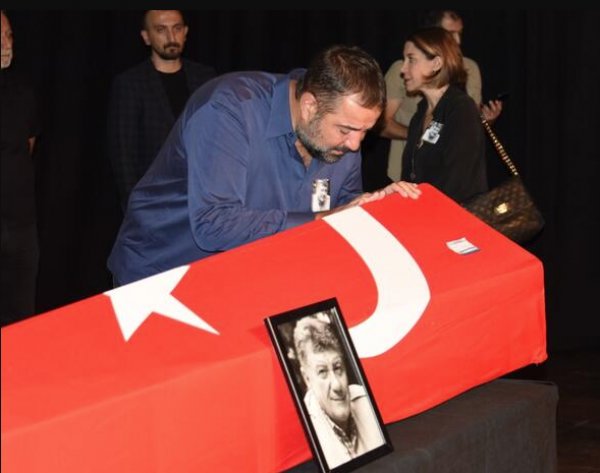 Tarık Ünlüoğlu son yolculuğuna uğurlandı