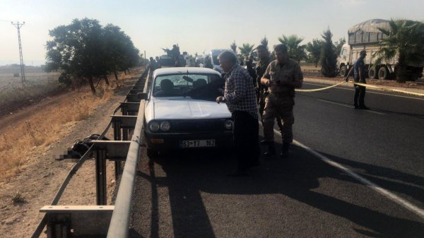 i Şanlıurfa'da otomobile saldırıda 3 kişi hayatını kaybetti